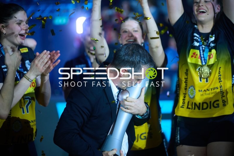 Feier nach DVV-Pokalfinale