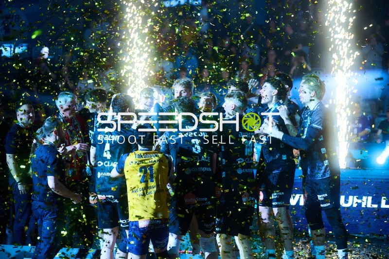 Spielszene mit Christopher Byam (4; SVG Lüneburg), Jesse Elser (3; SVG Lüneburg) und Sho Takahashi (21; SVG Lüneburg)