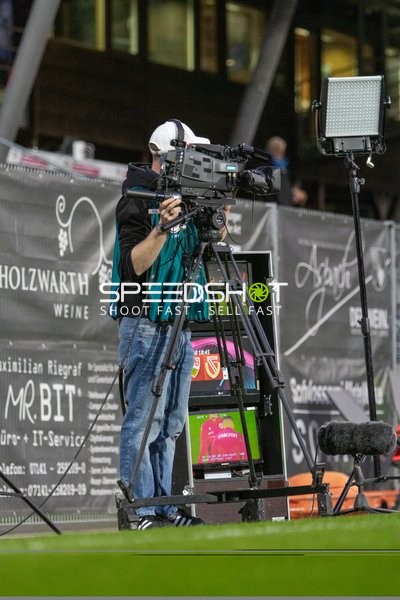 Kameramann bei Spielaufnahme