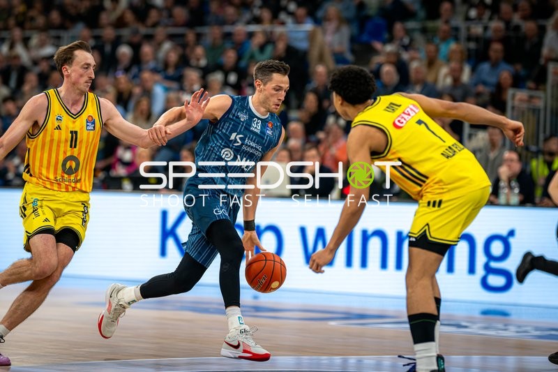 Spielaktion mit Ryan Mikesell (33; MLP Academics Heidelberg)