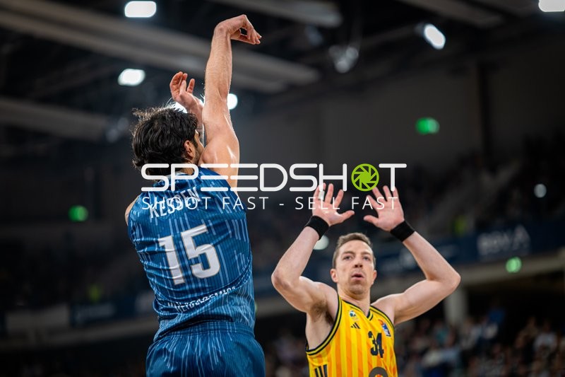 Spielaktion mit Martin Hermannsson (15; Alba Berlin) und Anton Nufer (20; Alba Berlin) gegen 34; MLP Academics Heidelberg