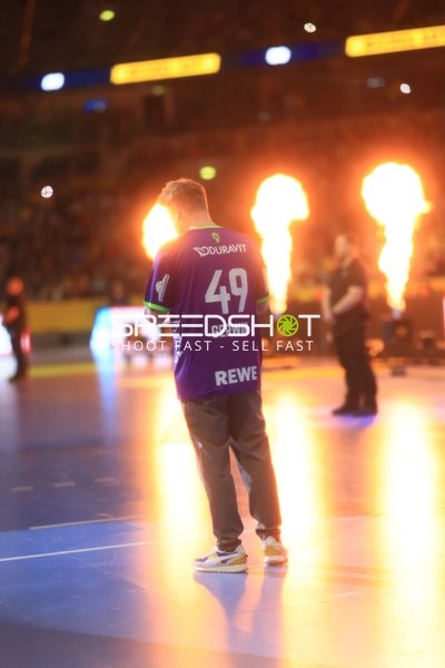 Person mit Kevin Gerwin (49; Rhein Neckar Löwen) bei Event