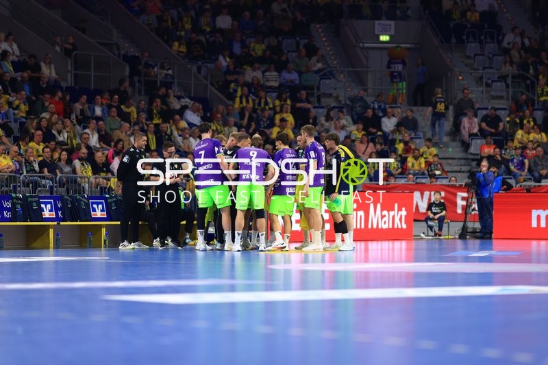 Szene mit Michel Abt (997; Rhein Neckar Löwen) und Team