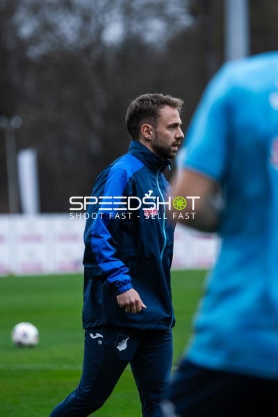 Person auf dem Spielfeld