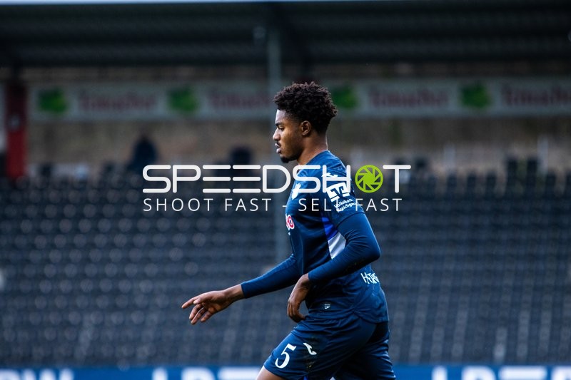 Spieler Kelven Frees (5; TSG Hoffenheim II) in Aktion