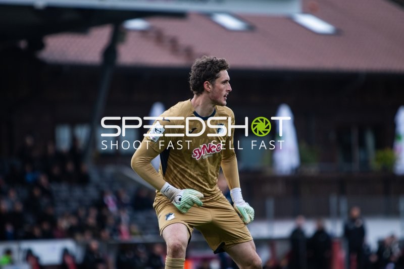 Torwart Lukas Petersson (1; TSG Hoffenheim II) in Aktion