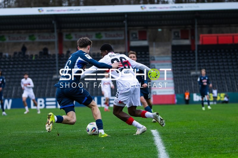 Zweikampf um den Ball