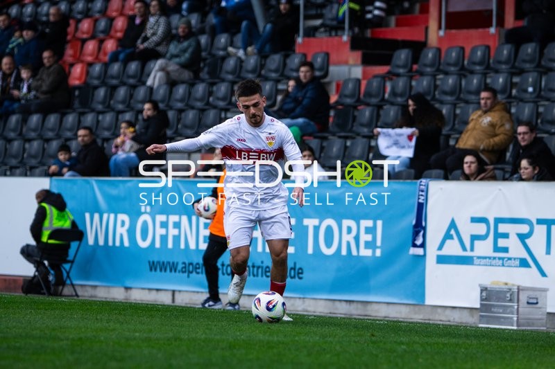 Spieler mit Ball in Aktion