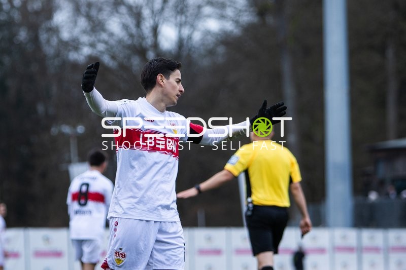 Spieler mit erhobenen Armen