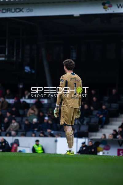 Torwart Lukas Petersson (1; TSG Hoffenheim II) in Position