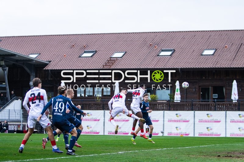 Kopfball-Duell im Spiel