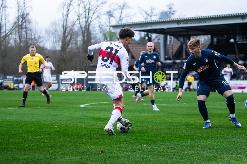 Ballkontrolle und Verteidigung