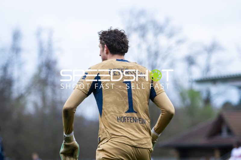 Torwart Lukas Petersson (1; TSG Hoffenheim II) in Aktion