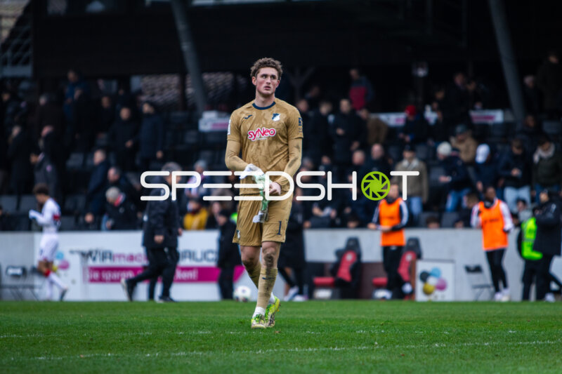 Torwart Lukas Petersson (1; TSG Hoffenheim II) in Aktion
