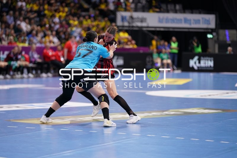 Szene mit Lena Sophia Degenhardt (8; HSG Bensheim/Auerbach) und Gegner