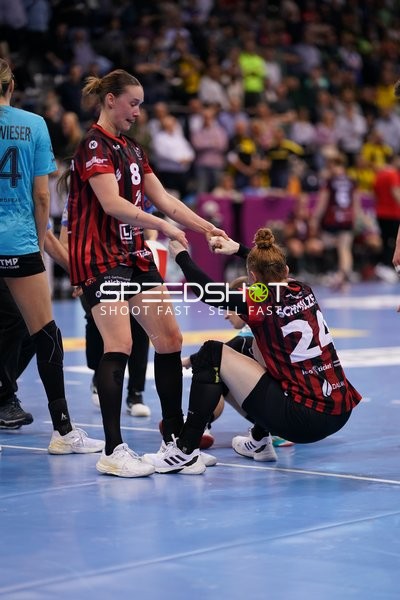 Szene mit Lena Sophia Degenhardt (8; HSG Bensheim/Auerbach) und Meike Schmelzer (24; HSG Bensheim/Auerbach)