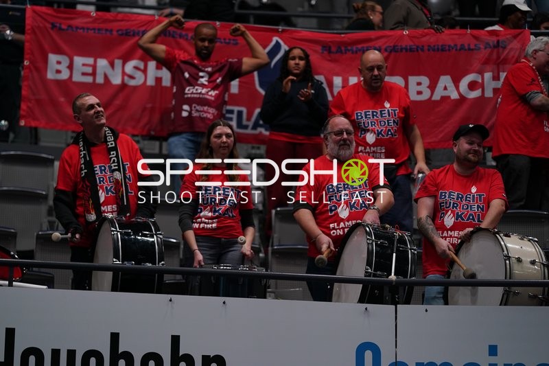 Fan-Szene in der Porsche-Arena