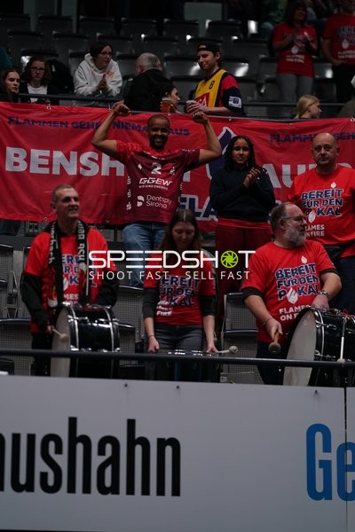 Fan-Szene in der Porsche-Arena