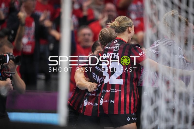 Szene mit Neele Mara Orth (32; HSG Bensheim/Auerbach) und Nele Wenzel (23; HSG Bensheim/Auerbach)