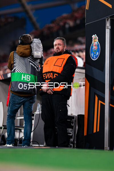 Personen am Spielfeldrand