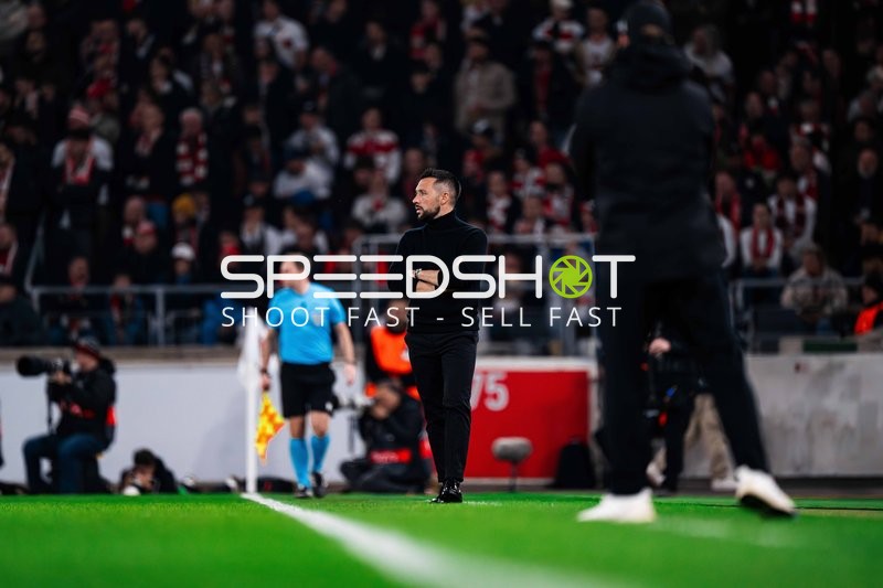 Trainer an der Seitenlinie