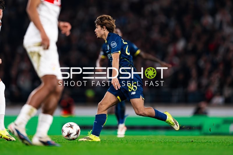 Spieler mit Ball in Aktion