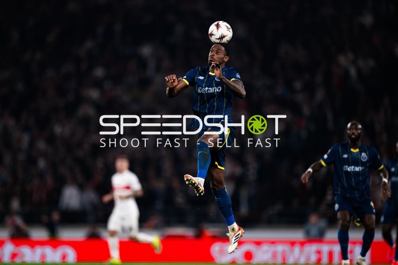 Kopfballaktion von Zé Luís (9; F.C. Porto)