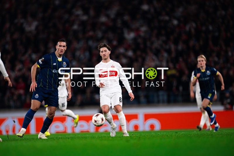 Spielszene mit Ballkontrolle