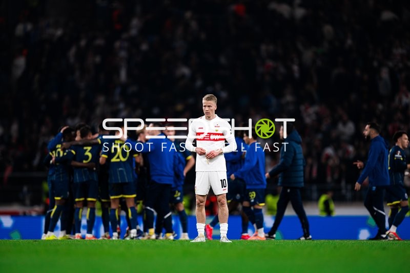 Spielszene mit Chris Führich (10; VfB Stuttgart)