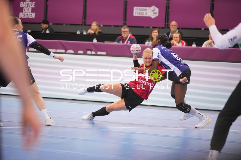 Szene mit Rikke Hoffbeck Petersen (22; Thüringer HC)