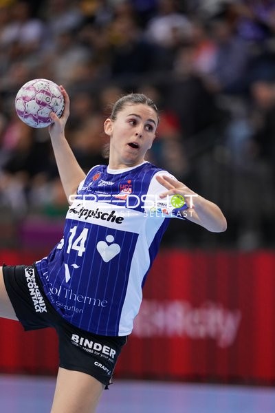 Szene mit Ona Vegue (14; HSG Blomberg-Lippe)