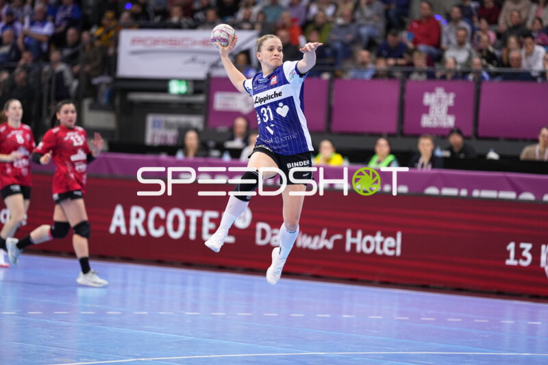 Szene mit Alexia Hauf (31; HSG Blomberg-Lippe)