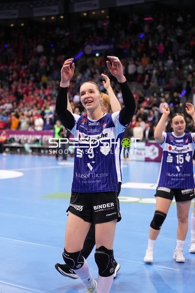 Szene mit Nieke Kühne (9; HSG Blomberg-Lippe)