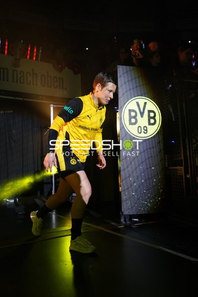 Szene mit Alina Grijseels (4; Borussia Dortmund)