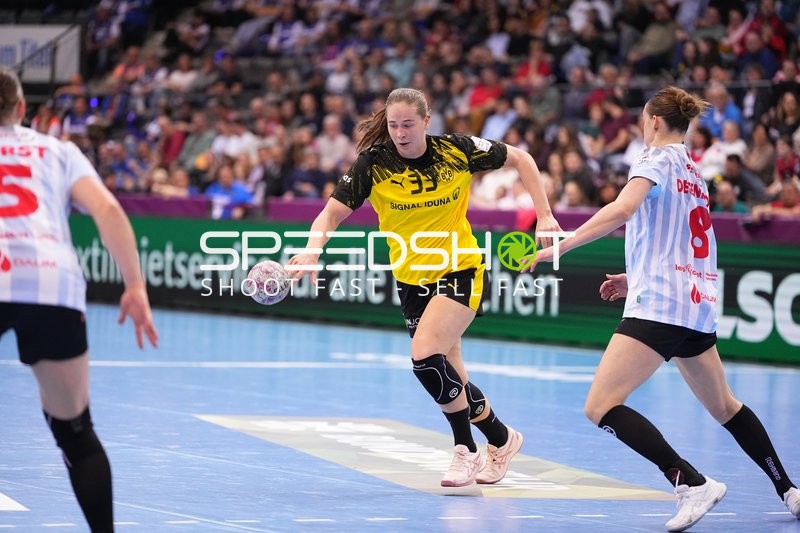 Szene mit Guro Nestaker (33; Borussia Dortmund)