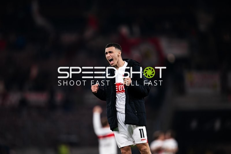 Spieler jubelt im Stadion