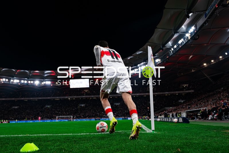 Ecke von Bilal El Khannouss (11; VfB Stuttgart)