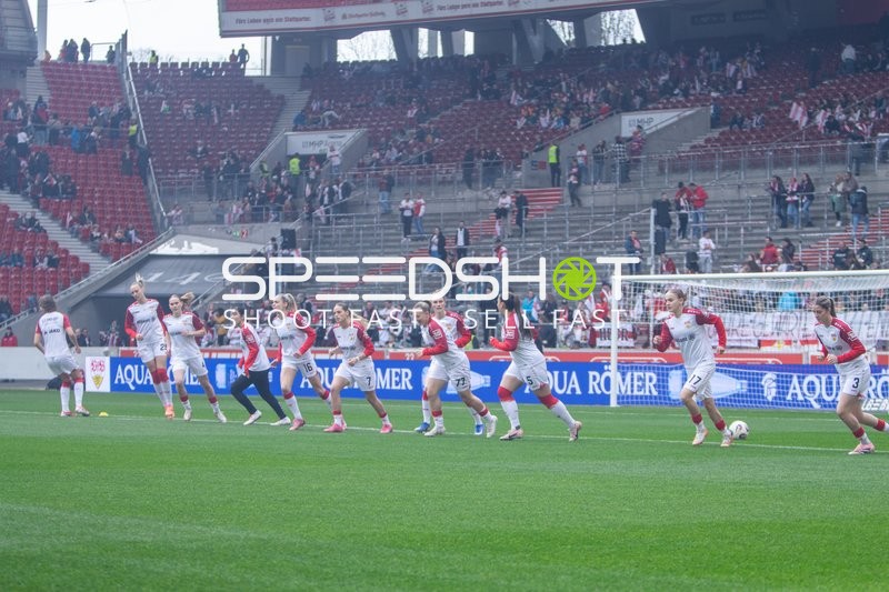Spielerinnen beim Aufwärmen