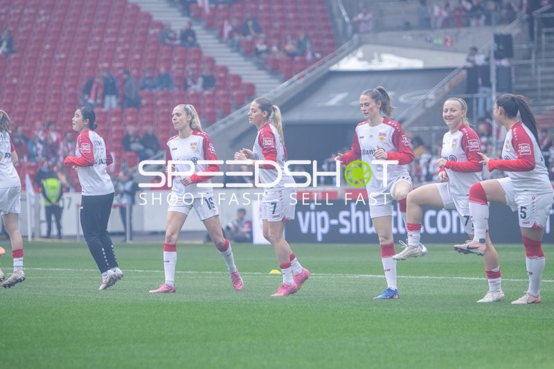 Spielerinnen beim Aufwärmen