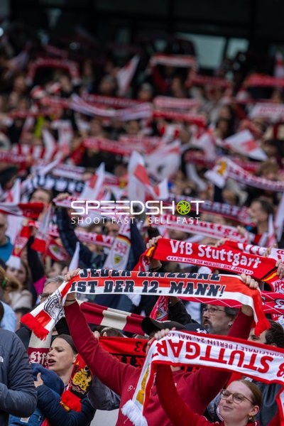 Fans in der MHP-Arena