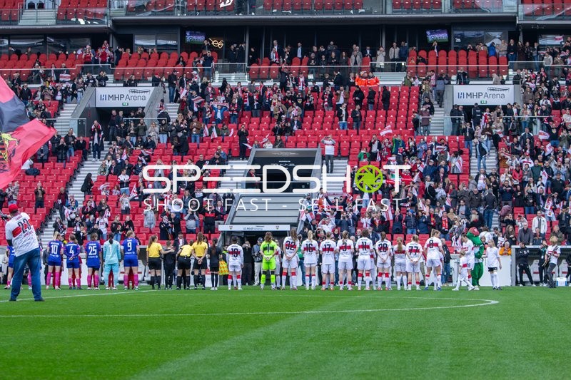 Spielerinnen vor Spielbeginn