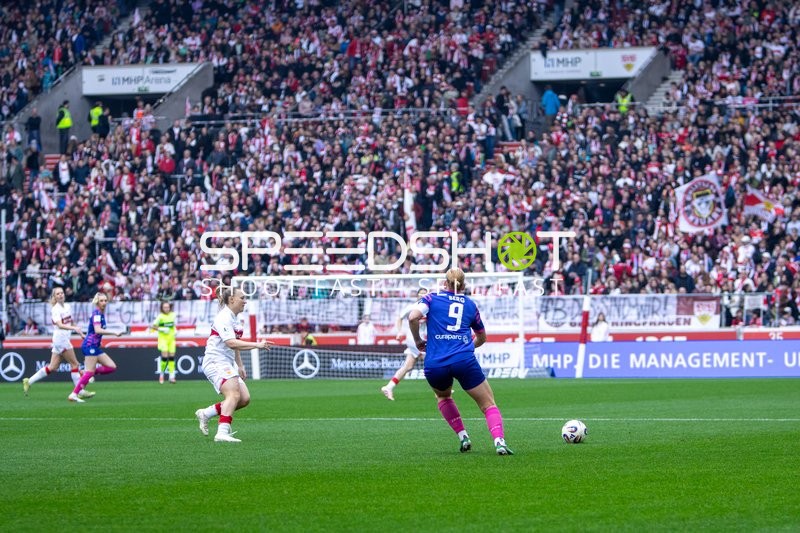 Spielszene mit Ballbesitz