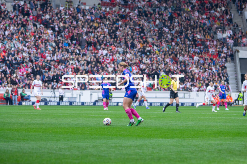 Spielszene mit Ballkontrolle
