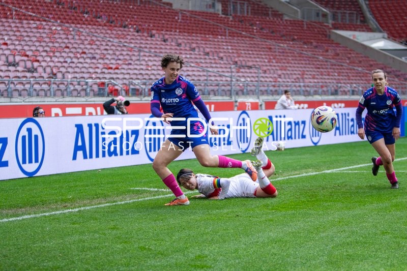 Zweikampf um den Ball