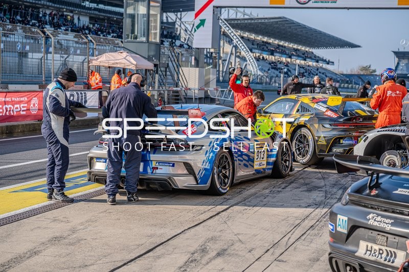 Boxenstopp bei der VLN am Nürburgring