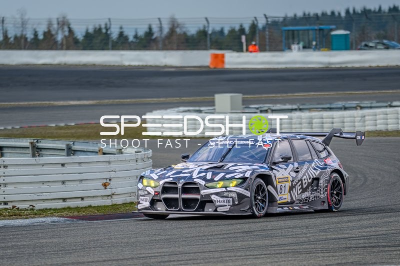 Rennwagen auf der Nürburgring Strecke