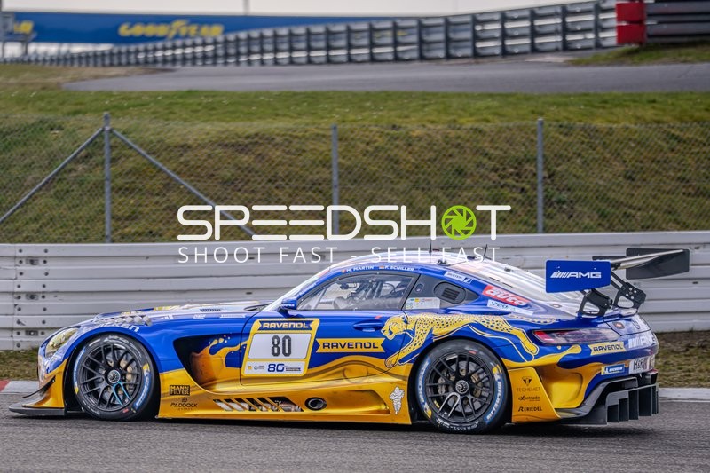 Rennwagen von Fabian Schiller & Maxime Martin (Winward Racing) auf der Strecke