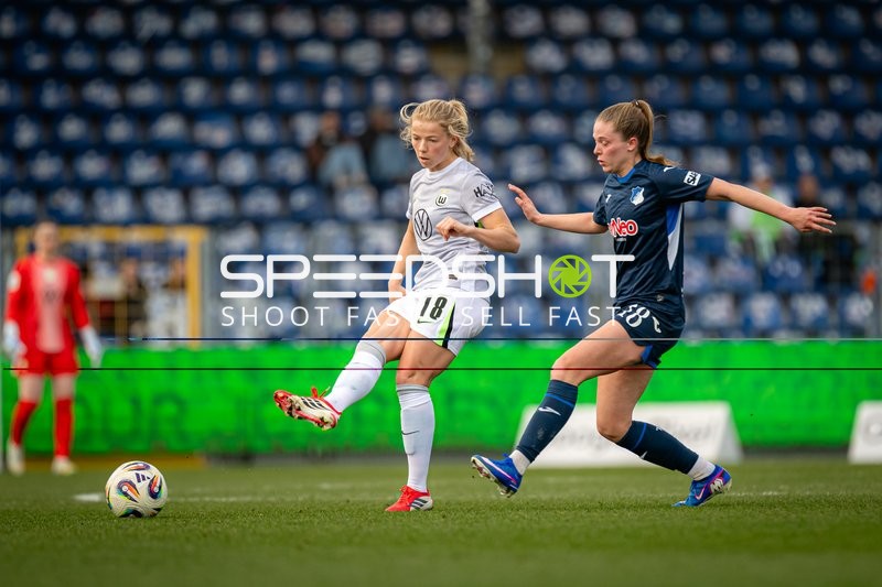 Zweikampf im Mittelfeld