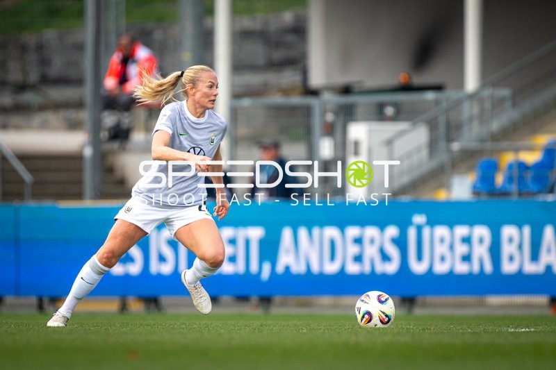 GPFBL: Guro Bergsvand (20; VFL Wolfsburg) am Ball