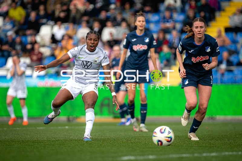 Spielszene mit Ballkontrolle